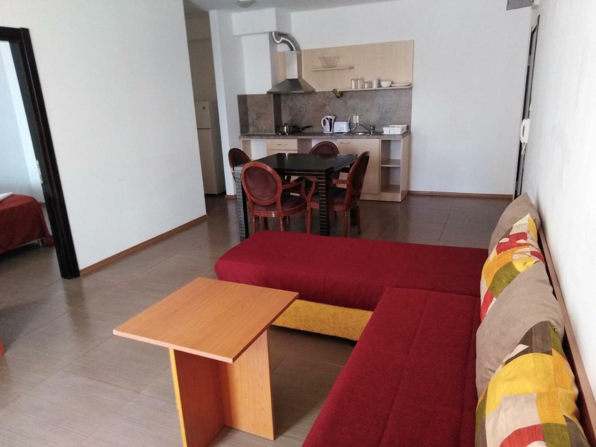 Vm Apartments Robinson Beach Pomorie Extérieur photo